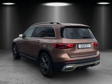 MERCEDES-BENZ GLB250 4M AMG DISTR Pano AHK 7-Sitze KeyGo