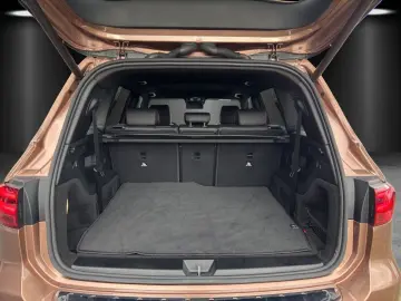 MERCEDES-BENZ GLB250 4M AMG DISTR Pano AHK 7-Sitze KeyGo