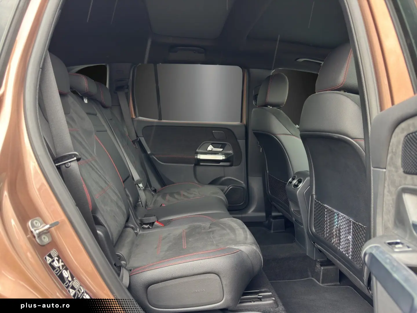 MERCEDES-BENZ GLB250 4M AMG DISTR Pano AHK 7-Sitze KeyGo