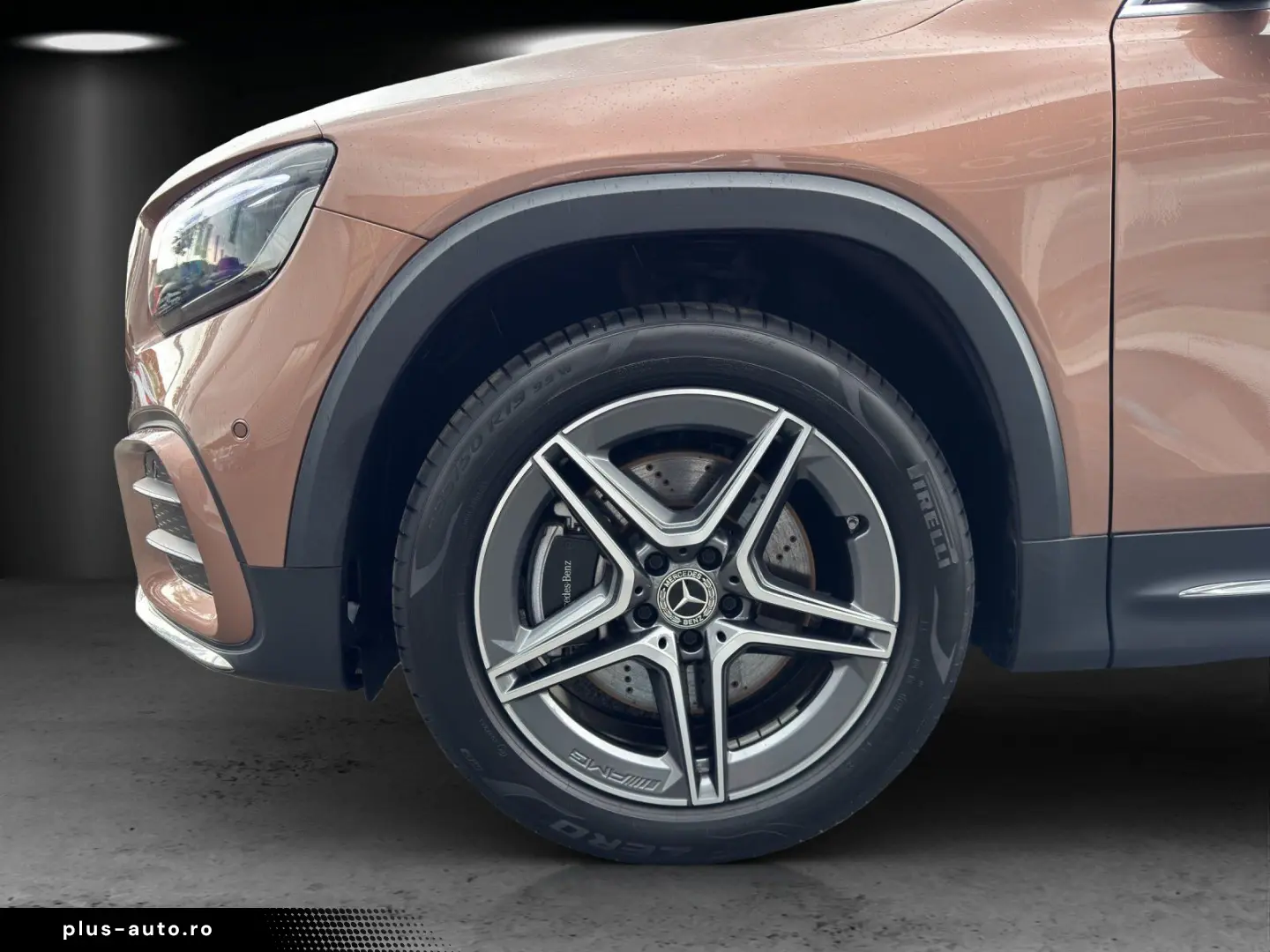 MERCEDES-BENZ GLB250 4M AMG DISTR Pano AHK 7-Sitze KeyGo