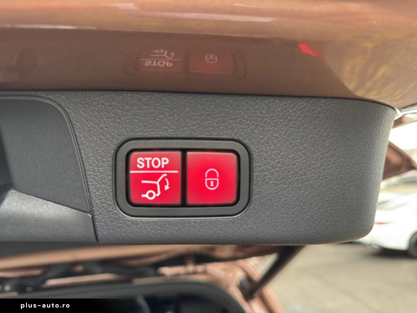 MERCEDES-BENZ GLB250 4M AMG DISTR Pano AHK 7-Sitze KeyGo