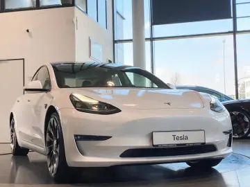 TESLA Model 3 AWD Performance Dual Motor Pano ACC 20