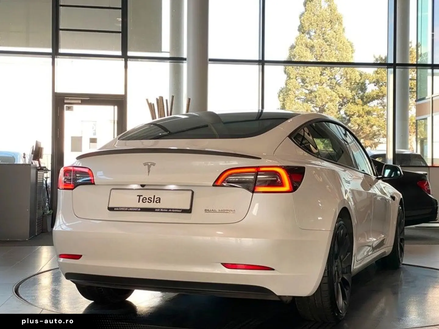 TESLA Model 3 AWD Performance Dual Motor Pano ACC 20