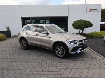 MERCEDES-BENZ GLC 300 de 4M AMG-KeylessGo-Distronic-Kamera