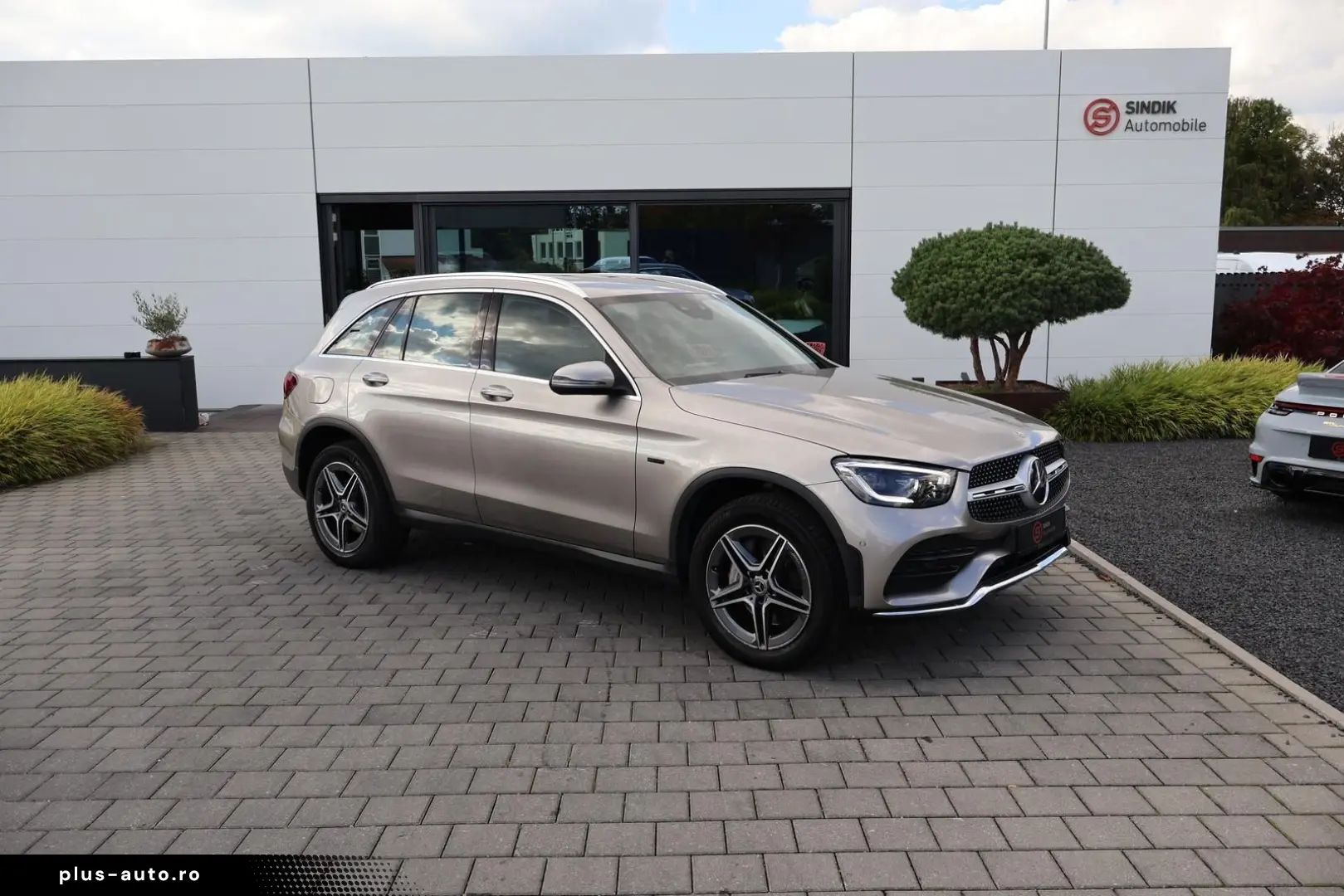 MERCEDES-BENZ GLC 300 de 4M AMG-KeylessGo-Distronic-Kamera