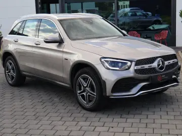 MERCEDES-BENZ GLC 300 de 4M AMG-KeylessGo-Distronic-Kamera