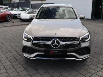 MERCEDES-BENZ GLC 300 de 4M AMG-KeylessGo-Distronic-Kamera