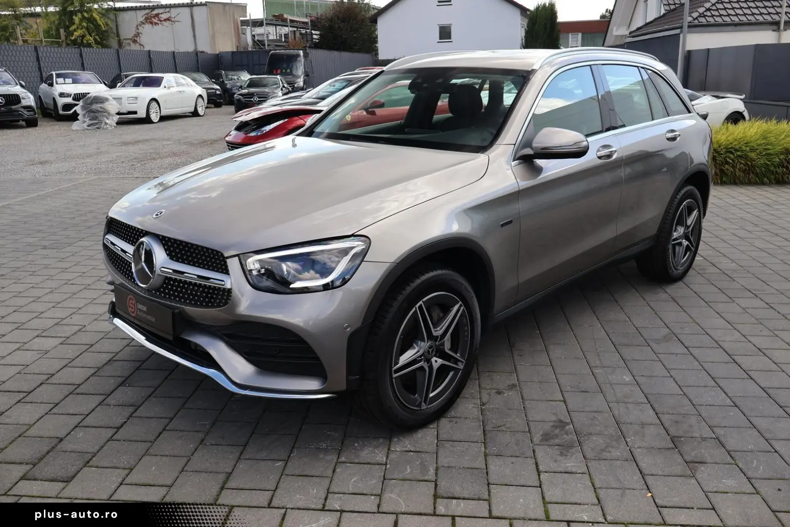 MERCEDES-BENZ GLC 300 de 4M AMG-KeylessGo-Distronic-Kamera