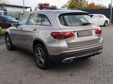 MERCEDES-BENZ GLC 300 de 4M AMG-KeylessGo-Distronic-Kamera