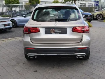 MERCEDES-BENZ GLC 300 de 4M AMG-KeylessGo-Distronic-Kamera