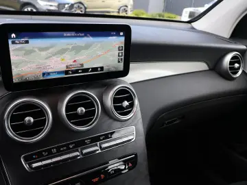 MERCEDES-BENZ GLC 300 de 4M AMG-KeylessGo-Distronic-Kamera