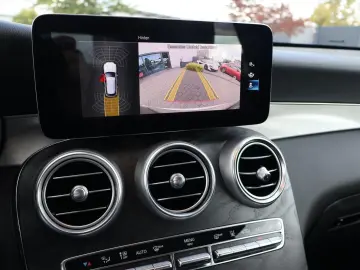 MERCEDES-BENZ GLC 300 de 4M AMG-KeylessGo-Distronic-Kamera