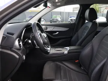 MERCEDES-BENZ GLC 300 de 4M AMG-KeylessGo-Distronic-Kamera