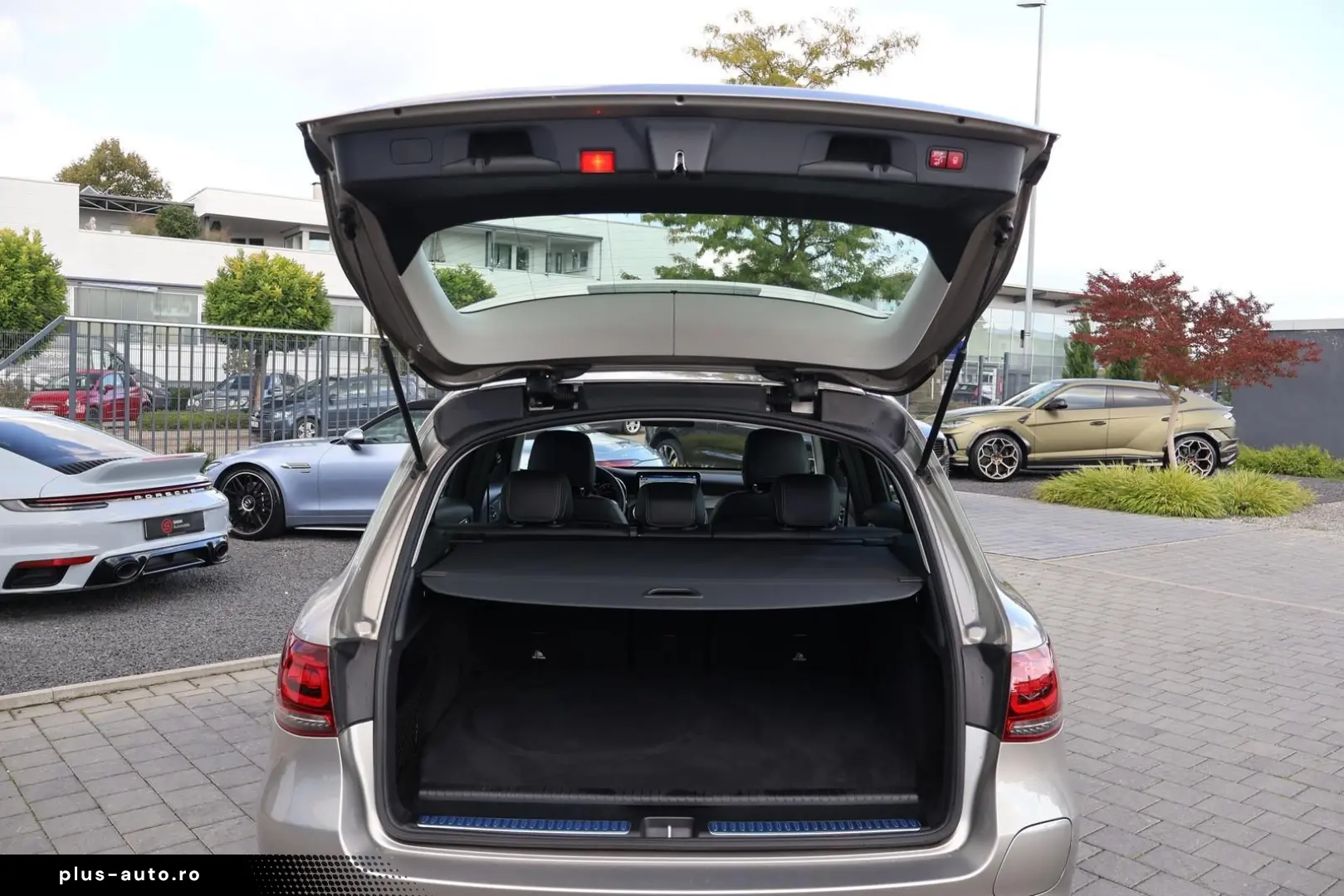 MERCEDES-BENZ GLC 300 de 4M AMG-KeylessGo-Distronic-Kamera