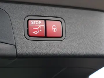 MERCEDES-BENZ GLC 300 de 4M AMG-KeylessGo-Distronic-Kamera