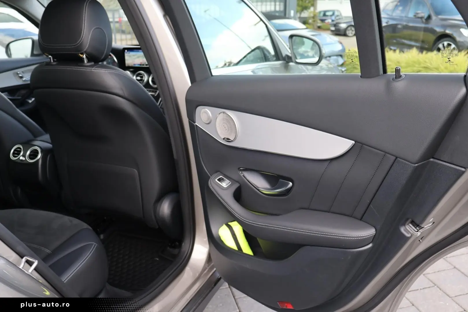 MERCEDES-BENZ GLC 300 de 4M AMG-KeylessGo-Distronic-Kamera