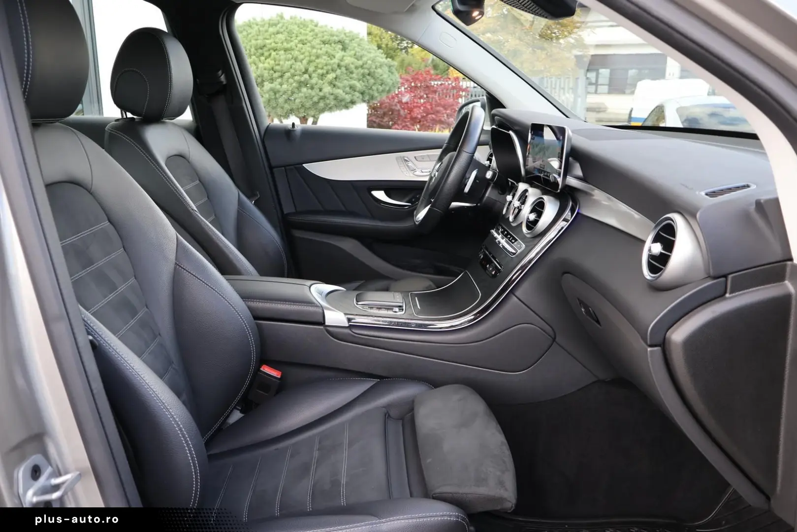 MERCEDES-BENZ GLC 300 de 4M AMG-KeylessGo-Distronic-Kamera