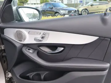 MERCEDES-BENZ GLC 300 de 4M AMG-KeylessGo-Distronic-Kamera