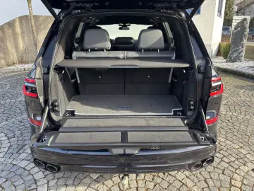 ALPINA XB7 SWITCH-TRONIC Allrad LAVALINA