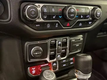 JEEP Gladiator 3.6 Willys ACC neues Modell Leasing