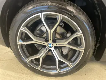 BMW X5 xDrive30d AHK Pano Head-Up