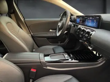 MERCEDES-BENZ A 180 Limousine