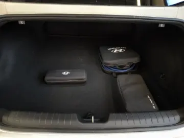 HYUNDAI IONIQ 6 UNIQ 4WD LEDER NAVI 360  Kamera LED