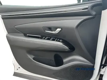 HYUNDAI Tucson 1.6 T-GDI PHEV TREND 4WD PANORAMA LED
