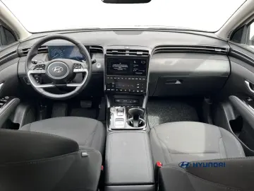 HYUNDAI Tucson 1.6 T-GDI PHEV TREND 4WD PANORAMA LED