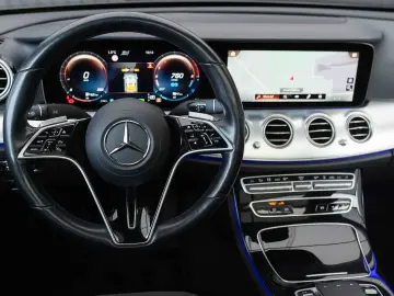 Mercedes-Benz E 300 de 4Matic 9G-TRONIC Avantgarde
