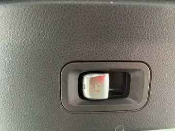 MERCEDES-BENZ GLC 200 4M Coupe AMG KAMERA AHK NAVI LED