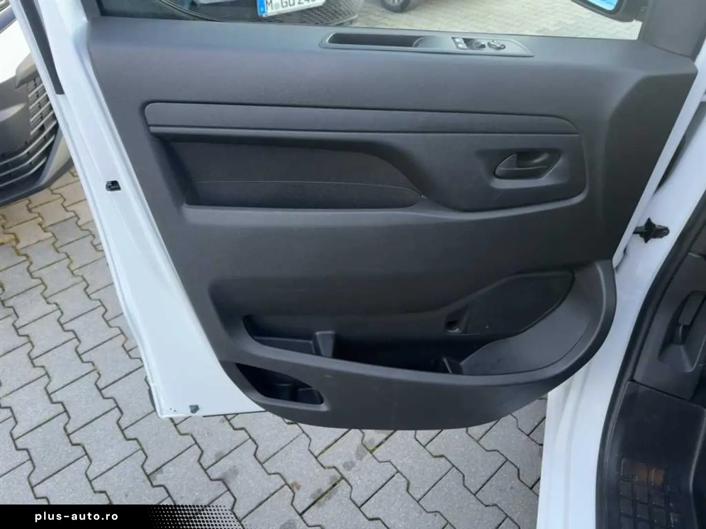 OPEL Vivaro Cargo L2 2.0D 144Ps Navi PDC ACC Boden Ca