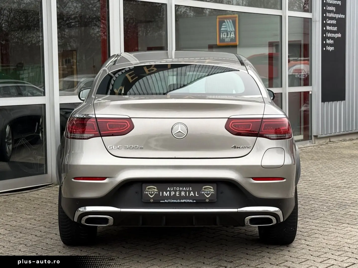 MERCEDES-BENZ GLC300 e Coupe 4M AMG LEDER MBUX SPURP LED 19