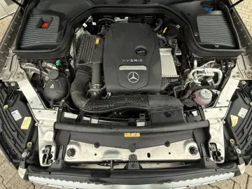 MERCEDES-BENZ GLC300 e Coupe 4M AMG LEDER MBUX SPURP LED 19