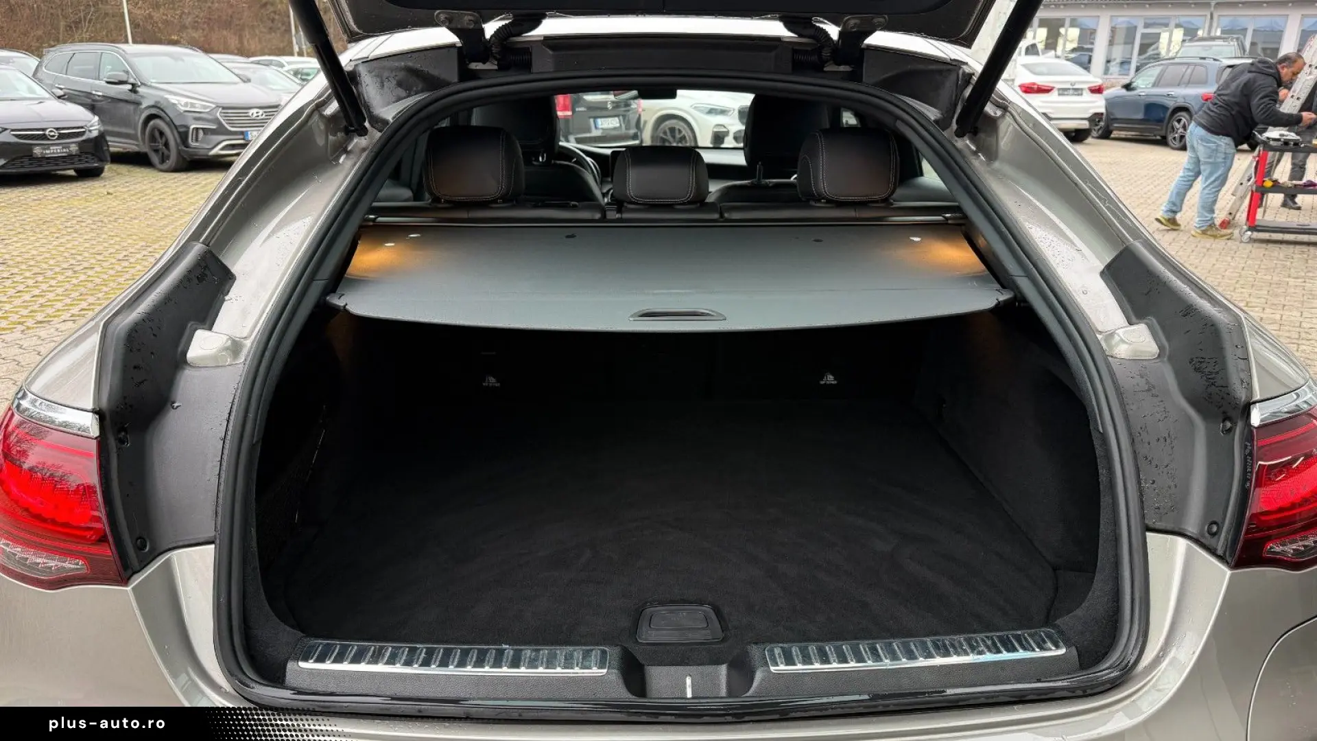 MERCEDES-BENZ GLC300 e Coupe 4M AMG LEDER MBUX SPURP LED 19