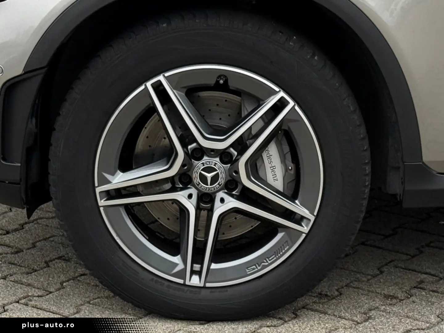 MERCEDES-BENZ GLC300 e Coupe 4M AMG LEDER MBUX SPURP LED 19