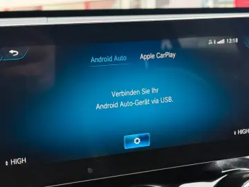 MERCEDES-BENZ GLC300 e Coupe 4M AMG LEDER MBUX SPURP LED 19