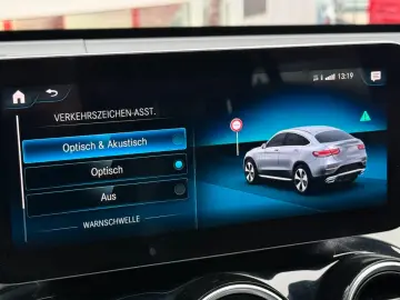 MERCEDES-BENZ GLC300 e Coupe 4M AMG LEDER MBUX SPURP LED 19