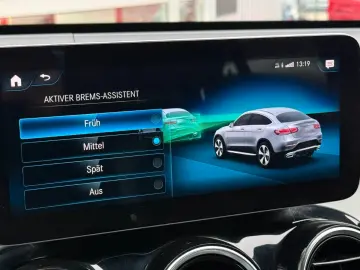 MERCEDES-BENZ GLC300 e Coupe 4M AMG LEDER MBUX SPURP LED 19