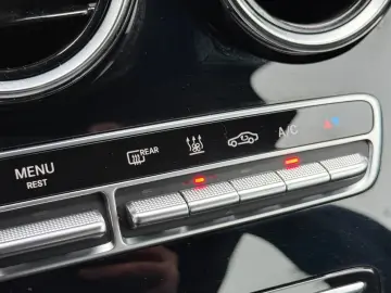 MERCEDES-BENZ GLC300 e Coupe 4M AMG LEDER MBUX SPURP LED 19