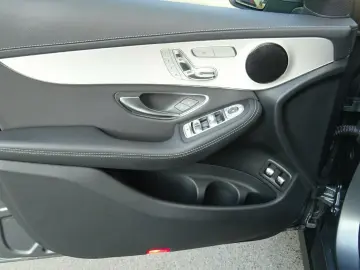 MERCEDES-BENZ GLC 300 e Coupe 4Matic 9G-Tr Plug Hybr