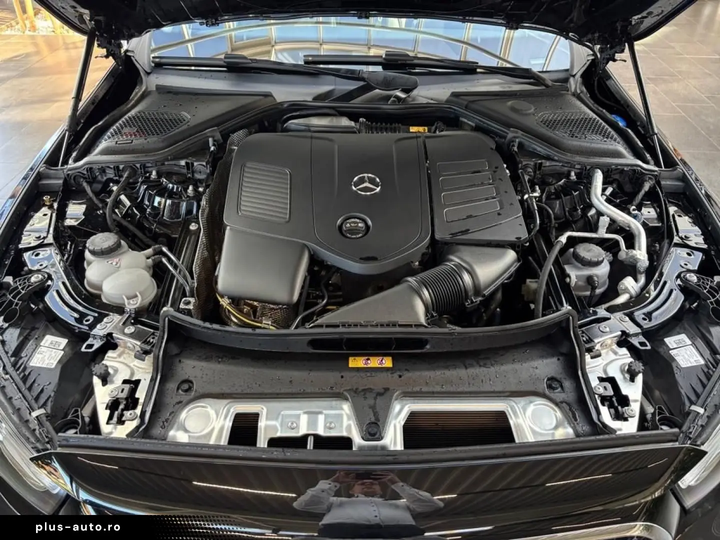 MERCEDES-BENZ E 200 Avantgarde - Distronic - AHK - Panorama