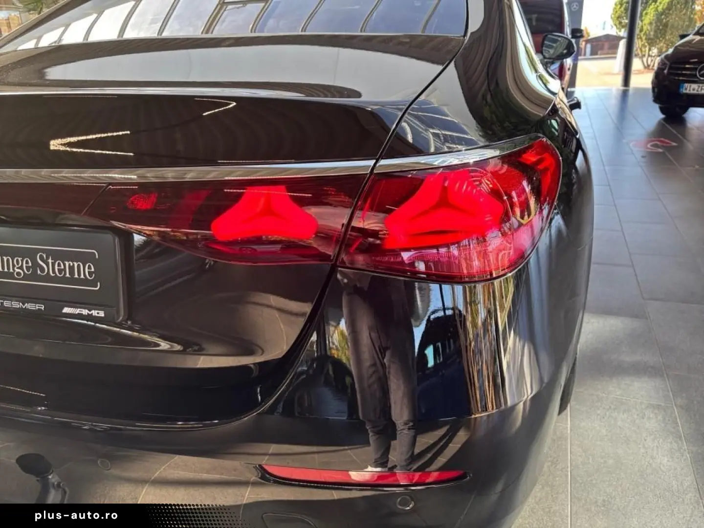 MERCEDES-BENZ E 200 Avantgarde - Distronic - AHK - Panorama