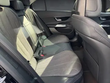 MERCEDES-BENZ E 200 Avantgarde - Distronic - AHK - Panorama