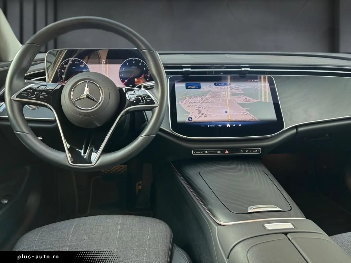 MERCEDES-BENZ E 200 Avantgarde - Distronic - AHK - Panorama