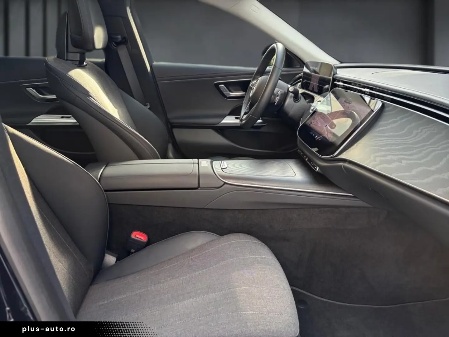 MERCEDES-BENZ E 200 Avantgarde - Distronic - AHK - Panorama