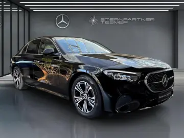 MERCEDES-BENZ E 200 Avantgarde - Distronic - AHK - Panorama