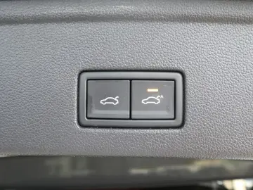 Volkswagen Touareg R-Line 3.0 V6 TSI DSG 4Motion P