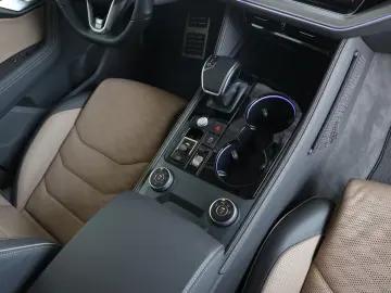 Volkswagen Touareg R-Line 3.0 V6 TSI DSG 4Motion P