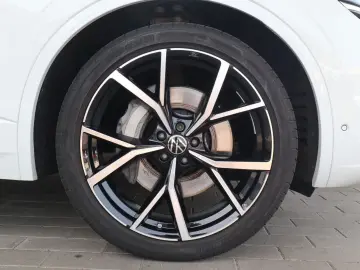 Volkswagen Touareg R-Line 3.0 V6 TSI DSG 4Motion P